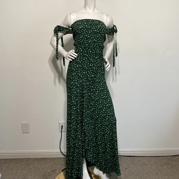 Vici Green & White Ditsy Floral Off The Shoulder Maxi Dress Size Small - Picture 1 of 6